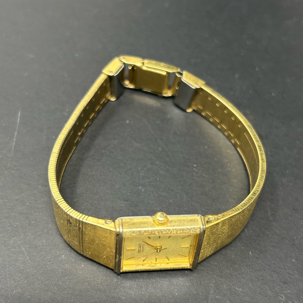 Vintage Ladies Seiko Gold Tone Quartz Watch Japan - Picture 4 of 4